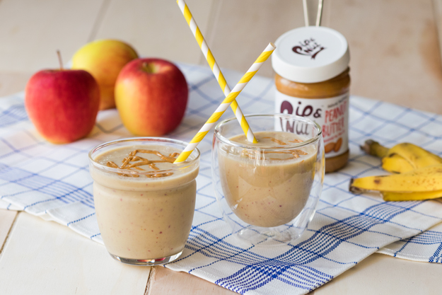 Apple Peanut Butter Smoothie - A healthy toddler breakfast