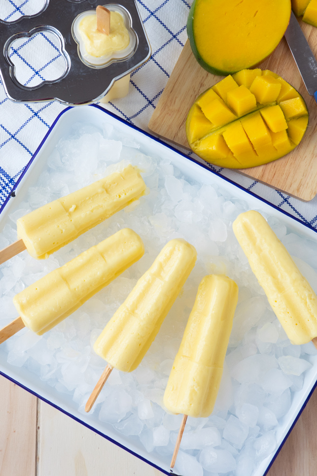 Mango and Yogurt Popsicles - super #healthy and delicious! | The Worktop