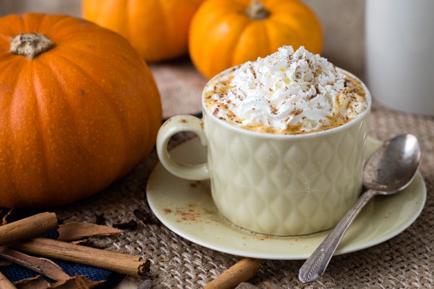 Hot Pumpkin Spice Drink - warming, comforting and so delicious! | The Worktop - 50+ Thanksgiving Breakfast Recipes