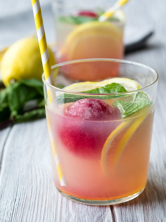 Easy Mocktail Recipe - Sparkling Blueberry Lemonade | The Worktop