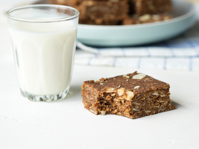 No Bake Peanut Butter Oatmeal Bars - Breakfast Recipe | The Worktop