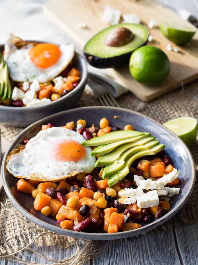 Healthy Breakfast Bowl with Beans - Chicken Breakfast Ideas | The Worktop