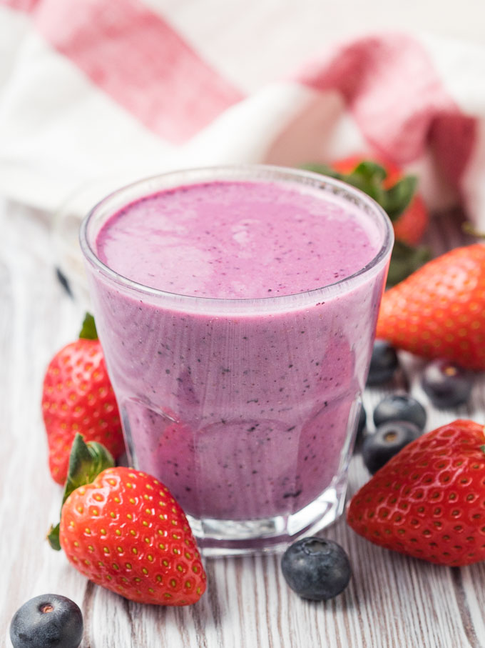 Blueberry Chia Smoothie - Healthy 
Weekday Breakfast Ideas  | The Worktop