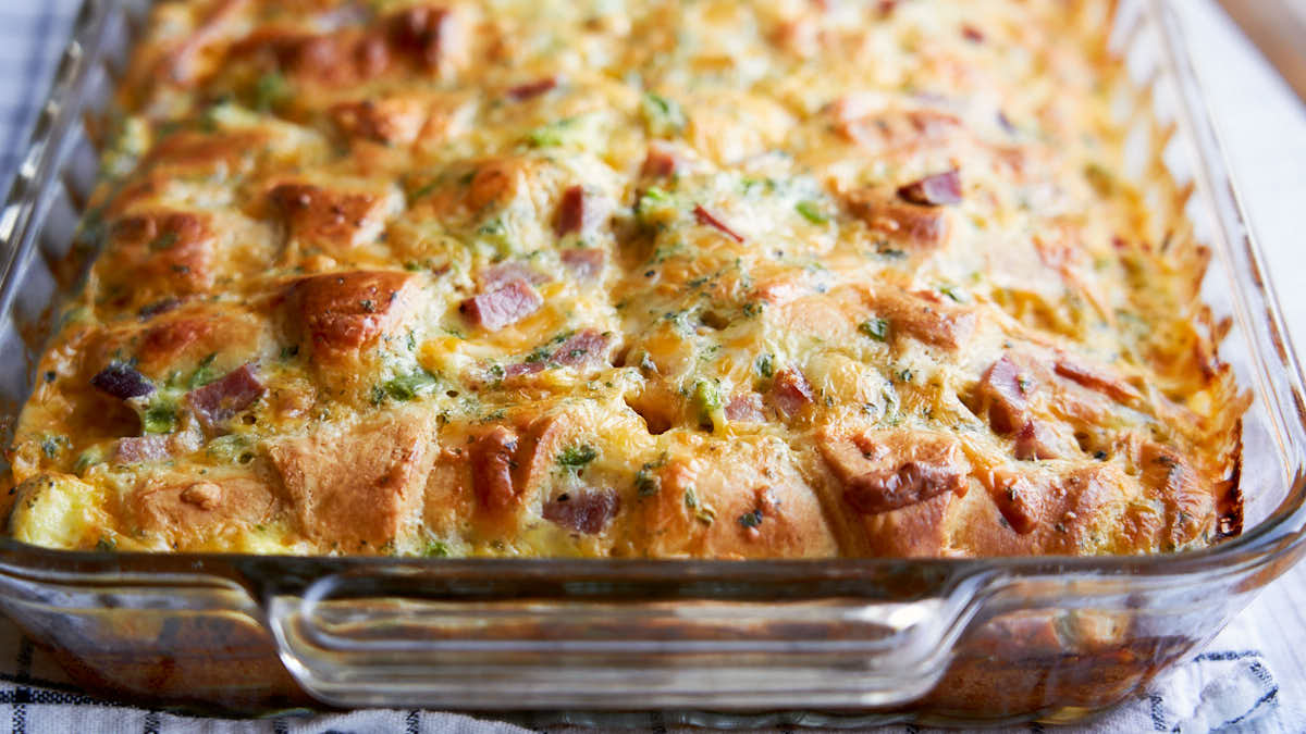 Crescent Breakfast Casserole - big breakfast bake | The Worktop