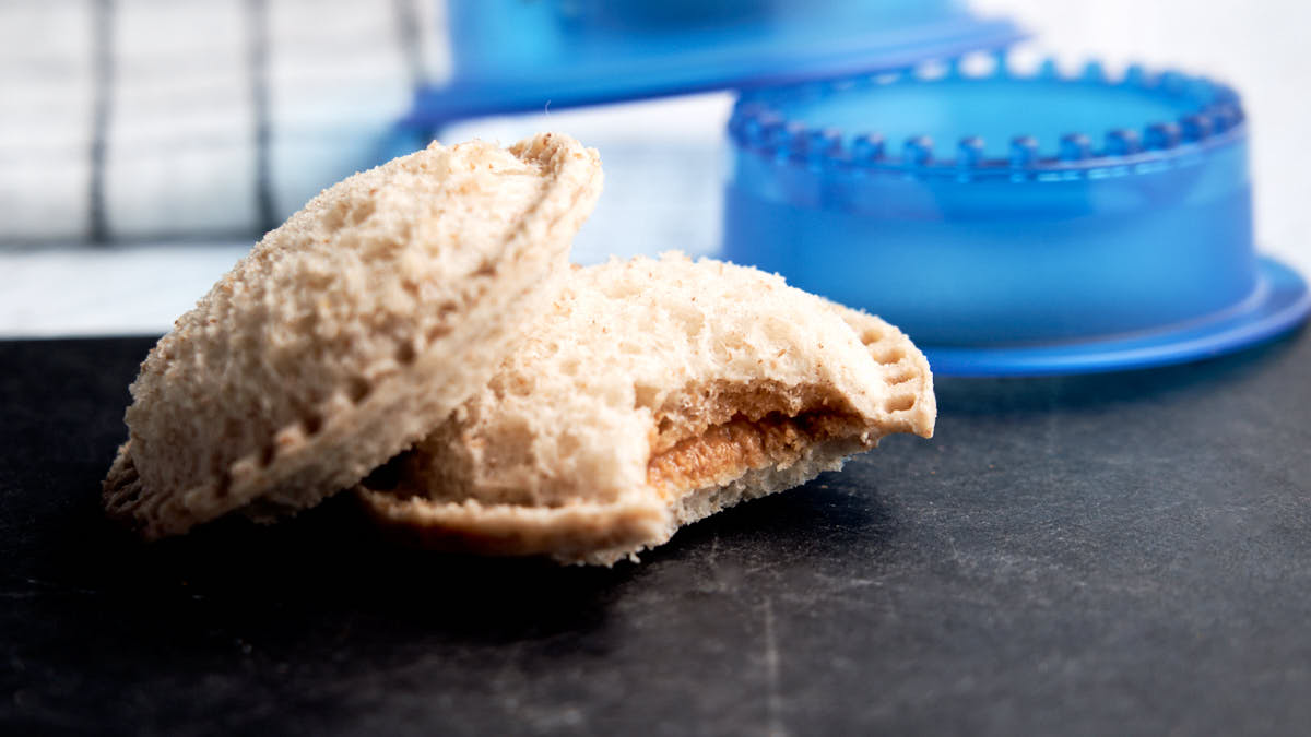 homemade uncrustables for kids with the maker